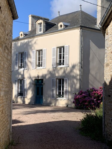 Beautiful old 5 bedroom family house in peaceful and tranquil location