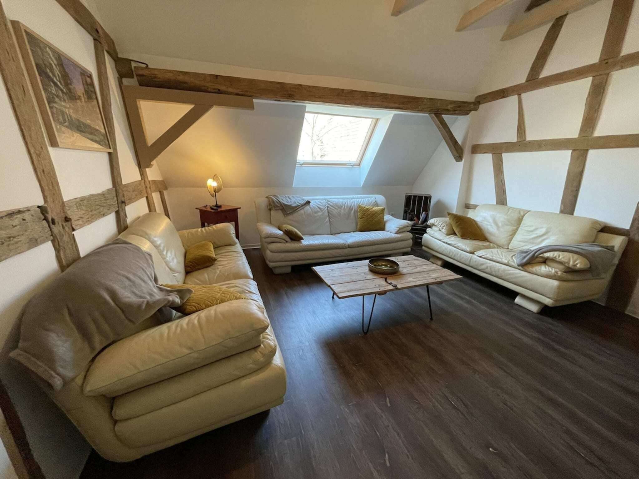 智能电视、桌上足球、乒乓球、书