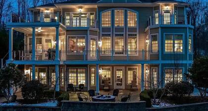 Lake Daze - Incredible 8 Bedroom Lake Gaston 5-star
Boat included in rental