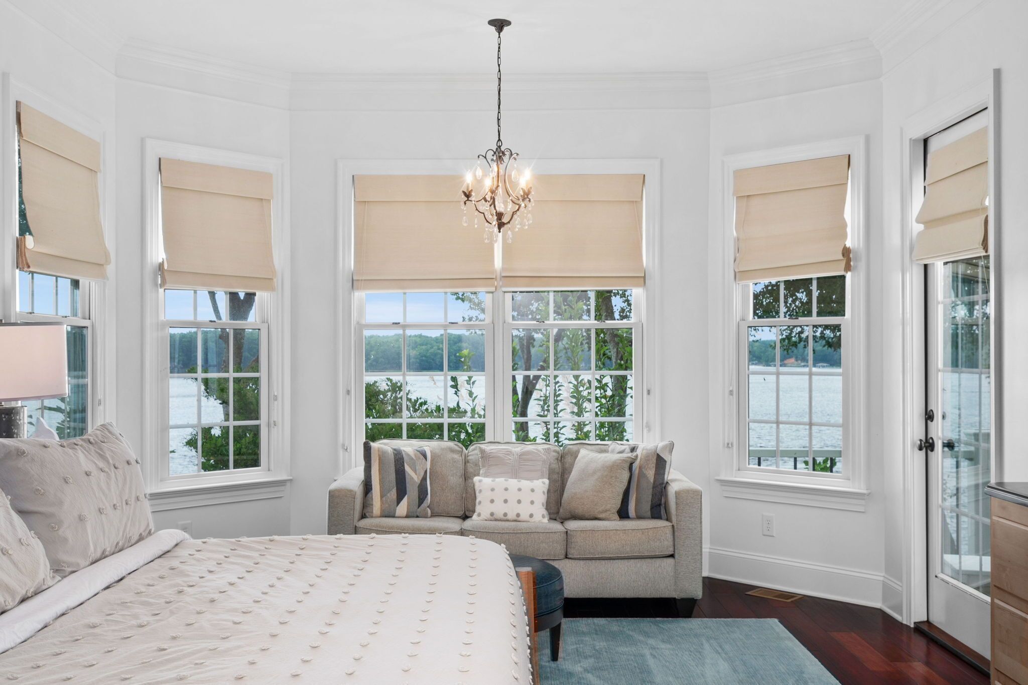 8 soverom, strykejern/-brett, wi-fi (inkludert) og sengetøy