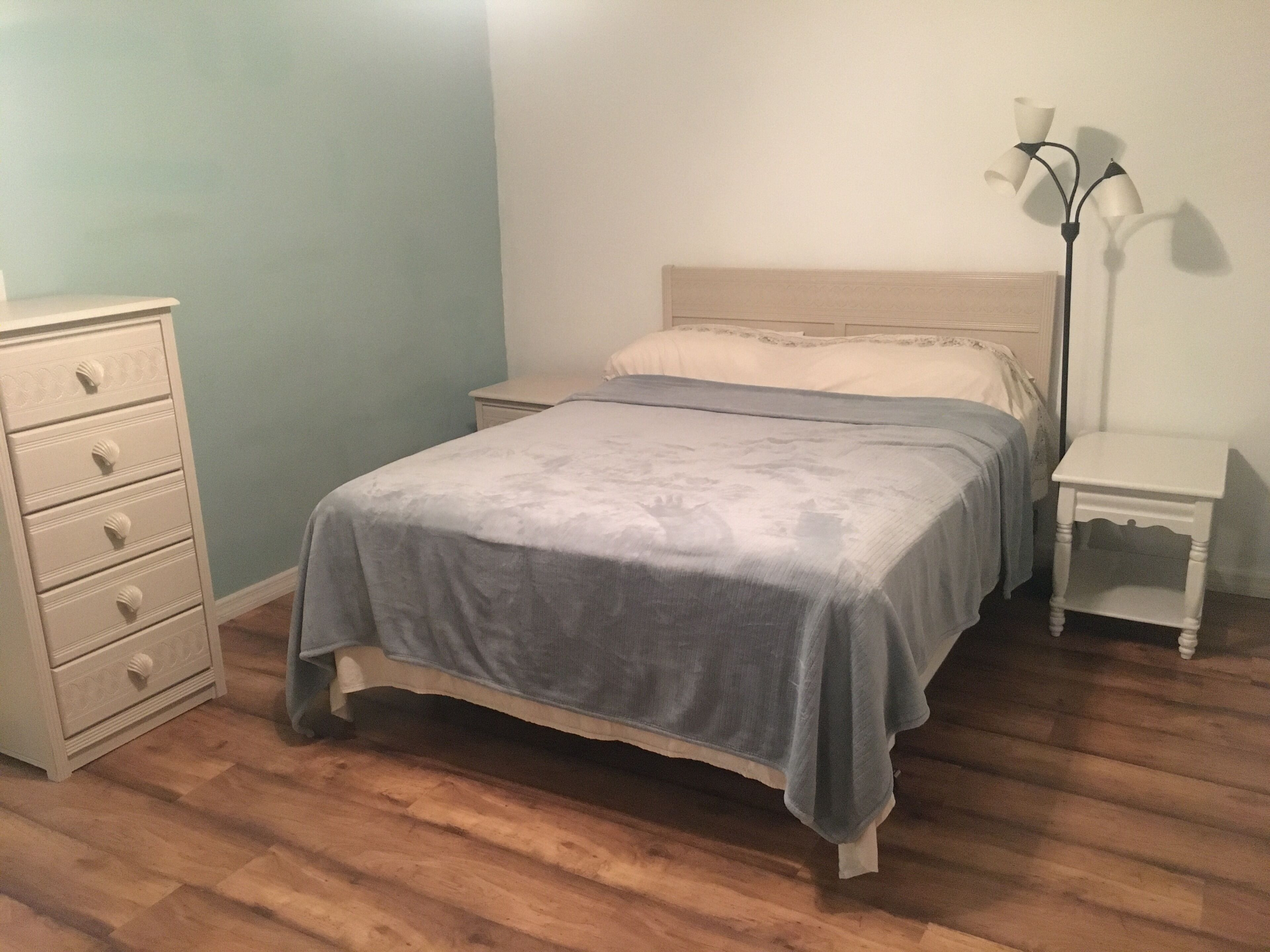 2 slaapkamers, een bureau, een strijkplank/strijkijzer, gratis wifi