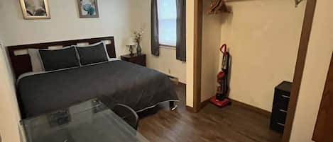 1 bedroom, iron/ironing board, WiFi, bed sheets