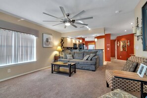 TV - Lakefront Family Friendly condo! (Branson)