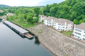 Exterior - Lakefront Family Friendly condo! (Branson)