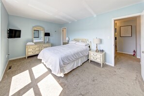 3 bedrooms, iron/ironing board, free WiFi, bed sheets