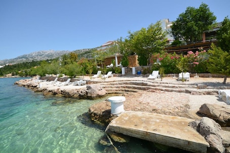 On the beach, sun-loungers. 2-raum-apartment/studio , Adria Paradies - Direkt am Meer+privat