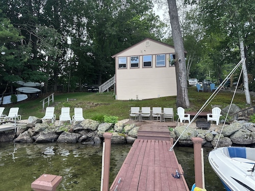 2 Bdrm Cozy Cottage #1 -Water Access and Dock on Lake Winnipesaukee - Meredith