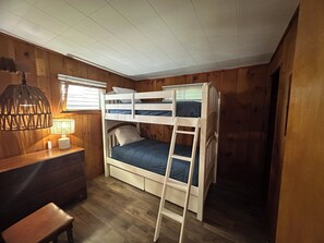 2 chambres, fer et planche à repasser, accès au Wi-Fi (inclus)