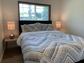 3 bedrooms, desk, iron/ironing board, free WiFi