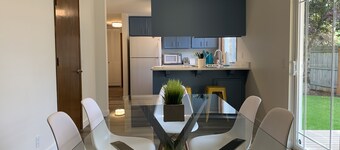 3-Bed Mid-Century Mod Home - 14 Min. to Autzen & 5 Min to Airport