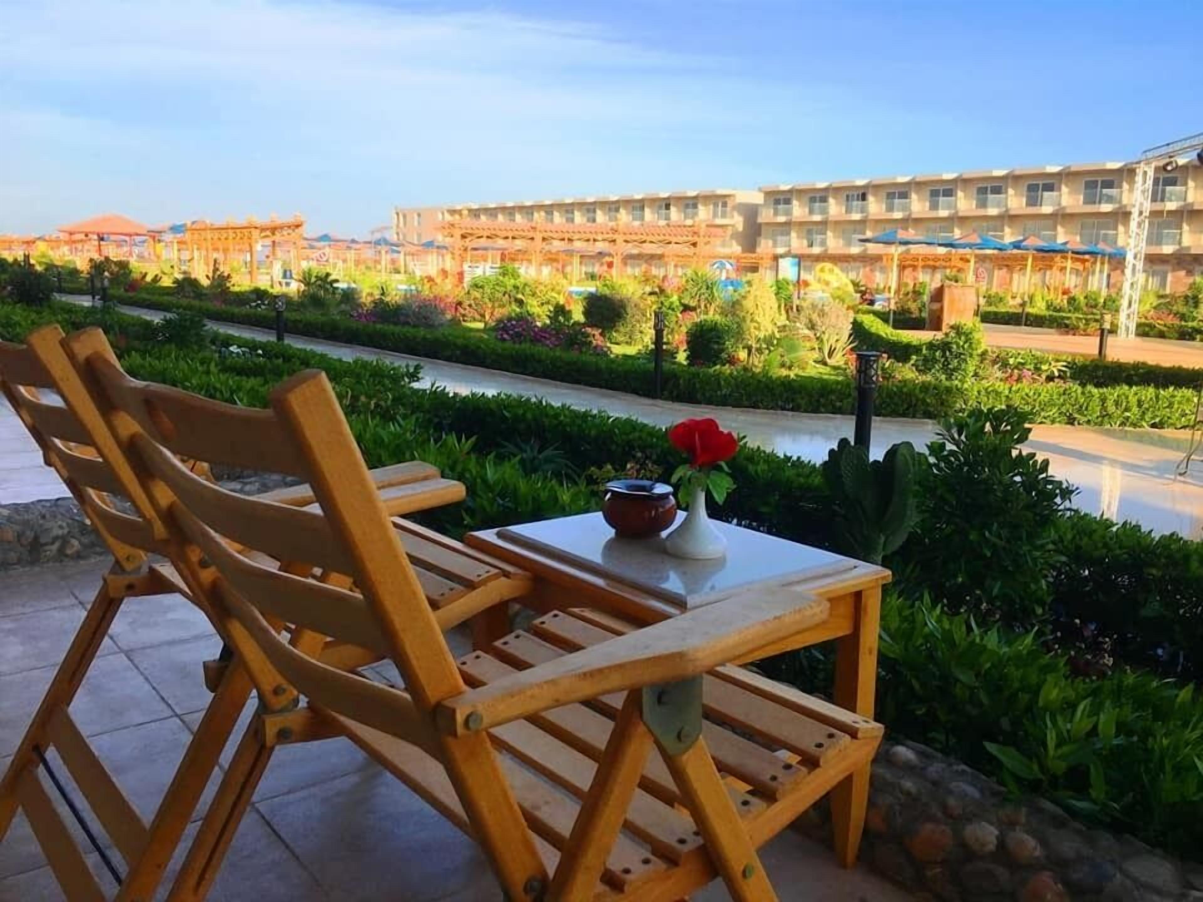 Photo - Hawaii Paradise Aqua Park Resort - Families and Couples Only