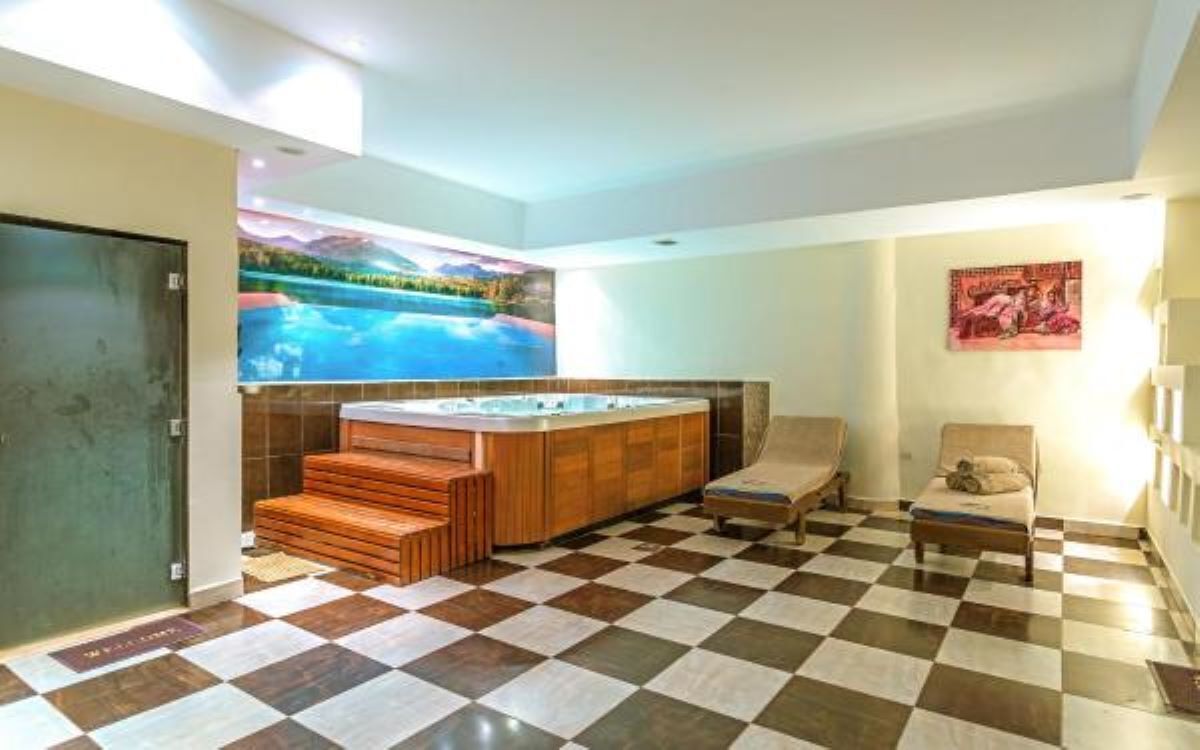 Photo - Hawaii Paradise Aqua Park Resort - Families and Couples Only