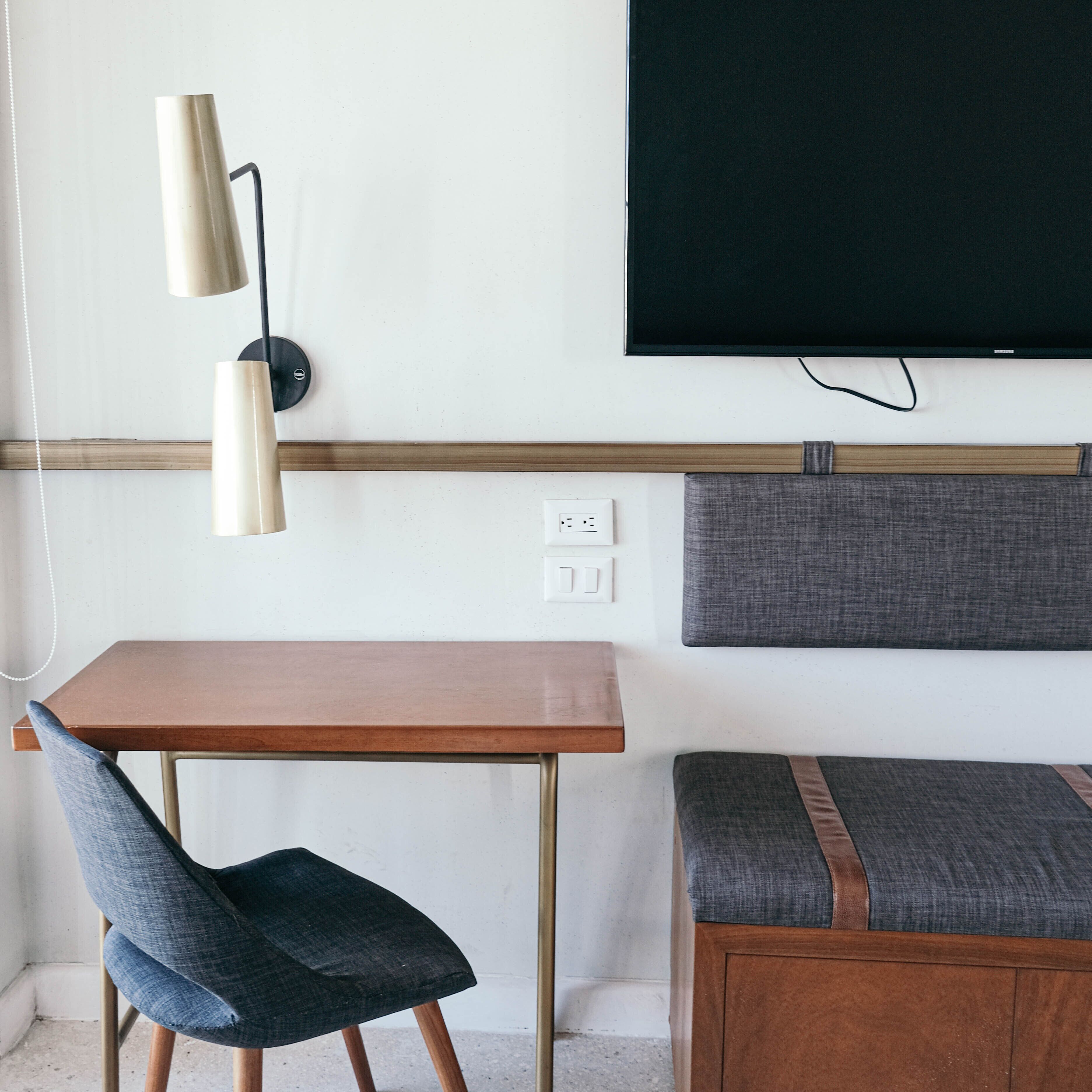 standard king | living area | 49-inch smart tv with cable channels, tv