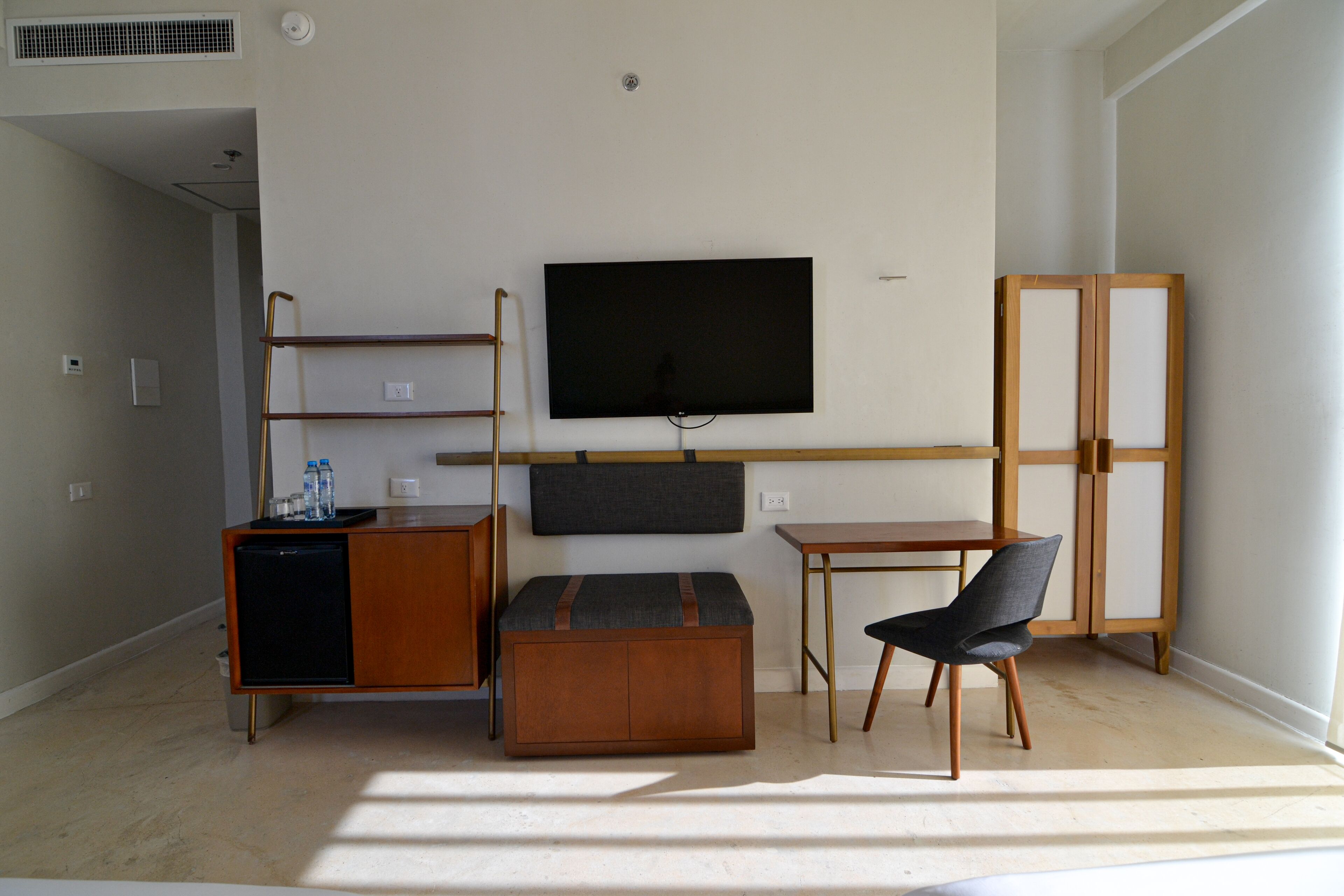 minibar, in-room safe, desk, laptop workspace