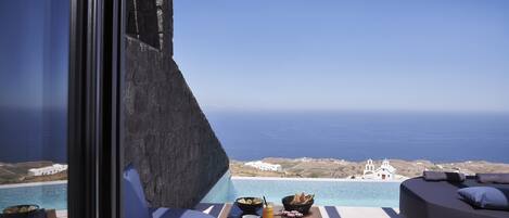 Honeymoon Suite with Private Infinity pool and Sea view | Breakfast meal