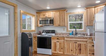 Sweet Wallowa Lake cabin at the Wahluna Terrace Retreat