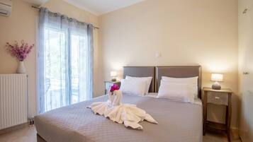 3 bedrooms, in-room safe, iron/ironing board, travel crib