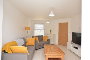 TV - A house that sleeps 4 guests  in 2 bedrooms (Cromer)