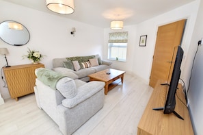 TV - A house that sleeps 4 guests in 2 bedrooms (Cromer)
