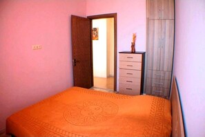 1 bedroom, iron/ironing board, free WiFi, bed sheets