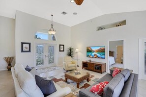 House, Multiple Beds (Waterfront home with pool and walk to) | Living area