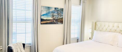 4 habitaciones, tabla de planchar con plancha, wifi y ropa de cama