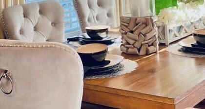 2 king beds✅Sleeps 9✅Huge yard✅Has crib