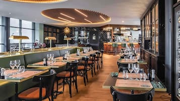 Petit déjeuner, déjeuner et dßner servis sur place