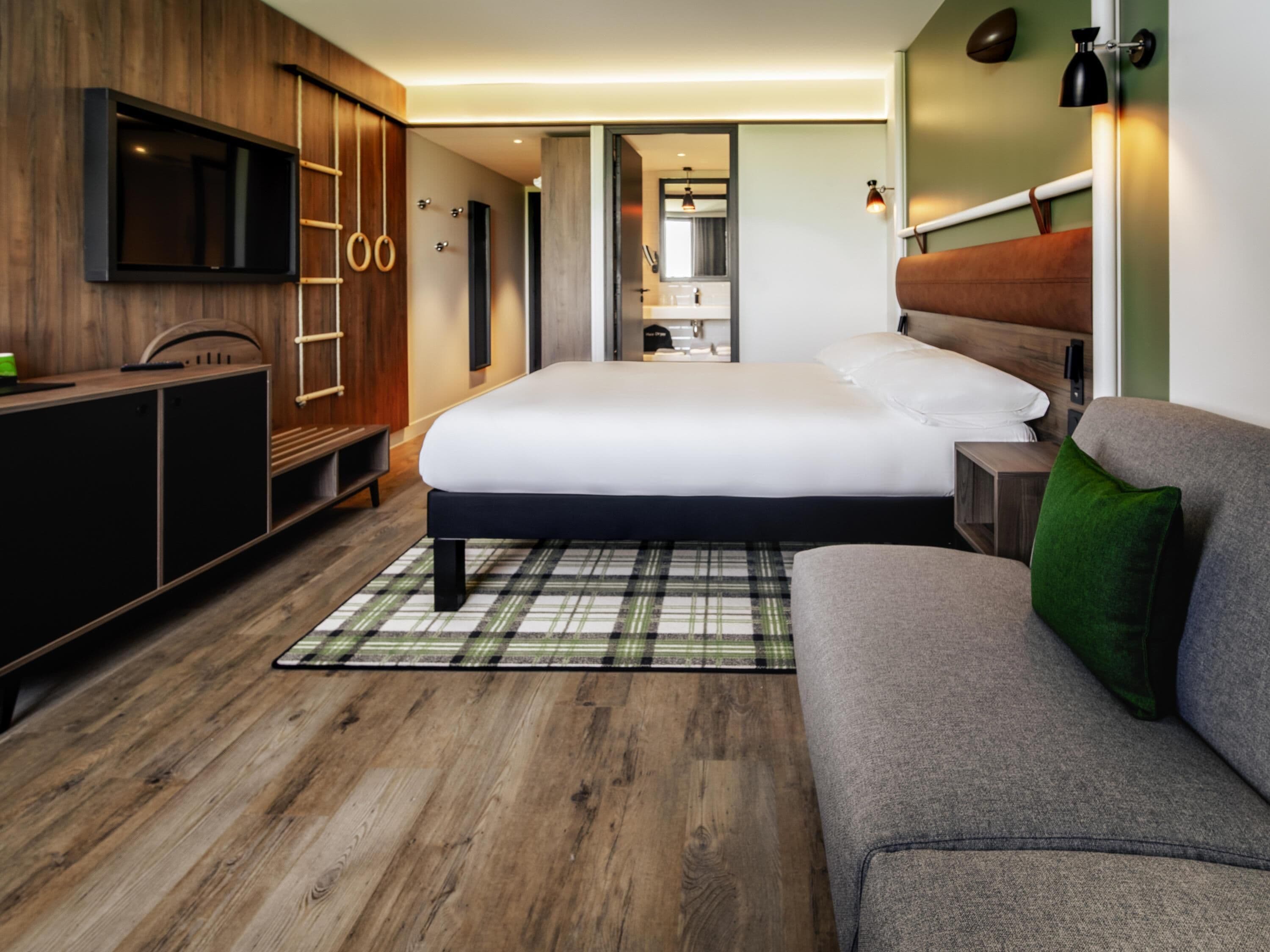 family room, 1 double bed with sofa bed | premium bedding, pillow-top beds, desk, laptop workspace