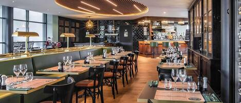 Breakfast, lunch and dinner served