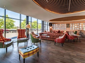 Breakfast, lunch and dinner served - ibis Styles Castelnaudary (Castelnaudary)