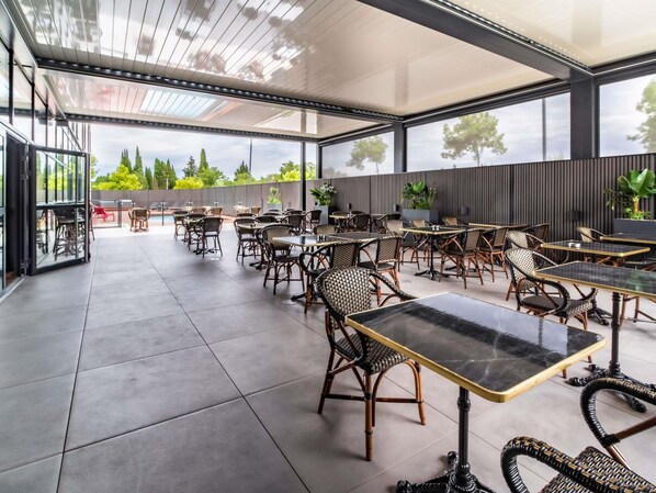 Breakfast, lunch and dinner served - ibis Styles Castelnaudary (Castelnaudary)