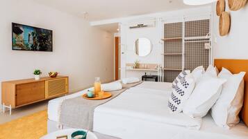 In-room safe, free WiFi