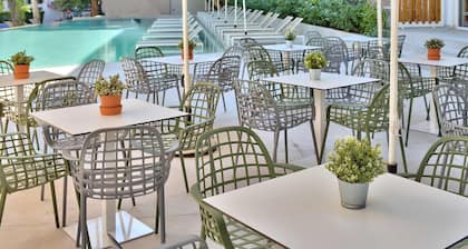 ibis Styles Golden Sands Roomer Hotel