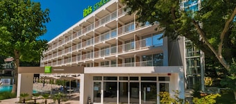 ibis Styles Golden Sands Roomer Hotel