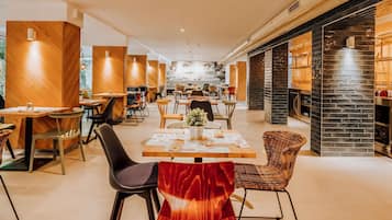 Masakan tempatan dan antarabangsa