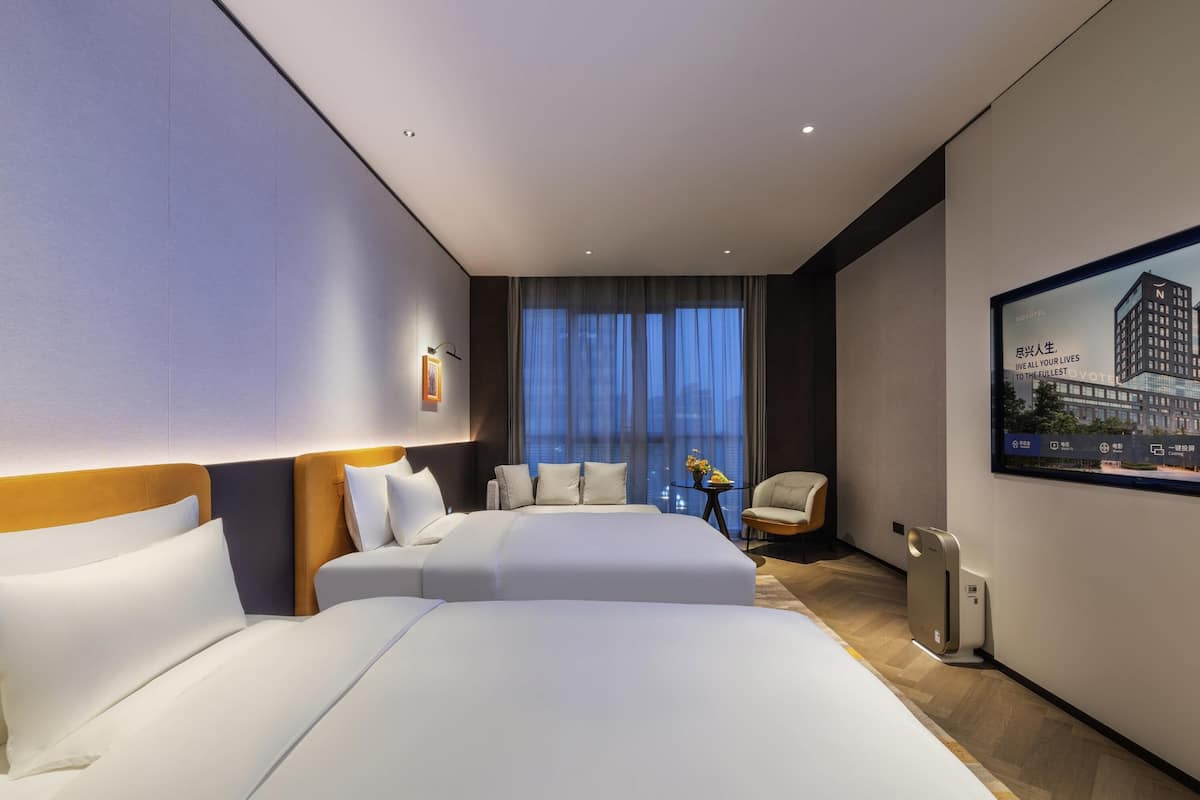 Room, 2 Twin Beds (Privilege) | Minibar, in-room safe, free WiFi, bed sheets