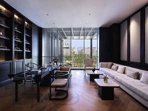 2 restaurants, breakfast, lunch, dinner served; international cuisine  - Novotel Xian Xixian (Xi'an)