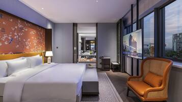 Minibar, in-room safe, free WiFi, bed sheets