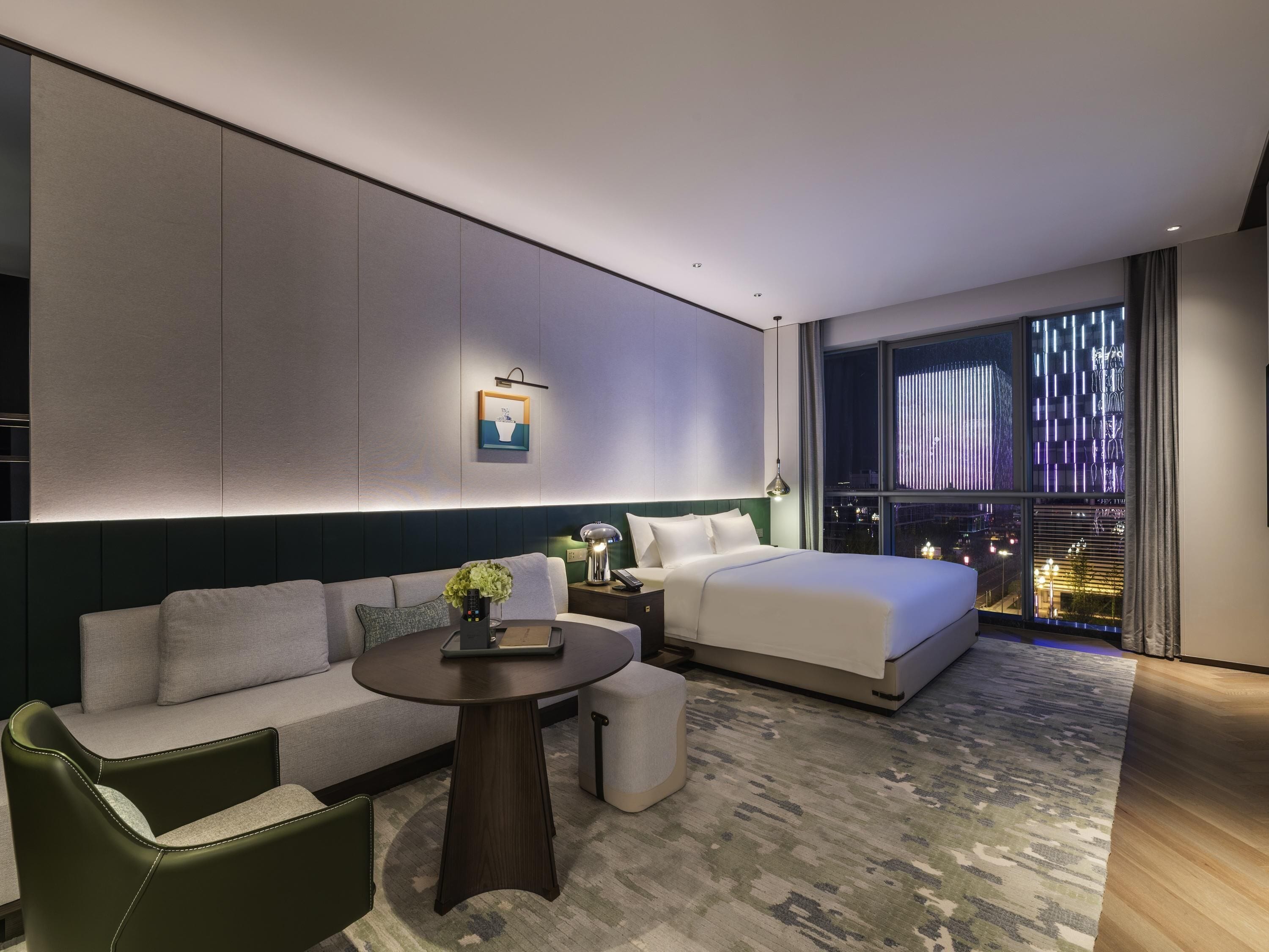 Minibar, coffres-forts dans les chambres, Wi-Fi gratuit, draps fournis