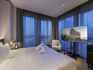 Superior-Zimmer, 1 King-Bett | Minibar, Zimmersafe, kostenloses WLAN, Bettwäsche
