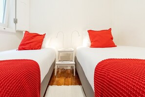 3 bedrooms, iron/ironing board, Internet, bed sheets