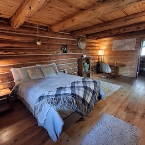 2 bedrooms, desk, iron/ironing board, free WiFi - Quiet Retreat in Aspen Grove (Cimarron)