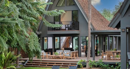 Hui Pu: Beachfront Home at Waialea Bay w/ AC & Ocean View