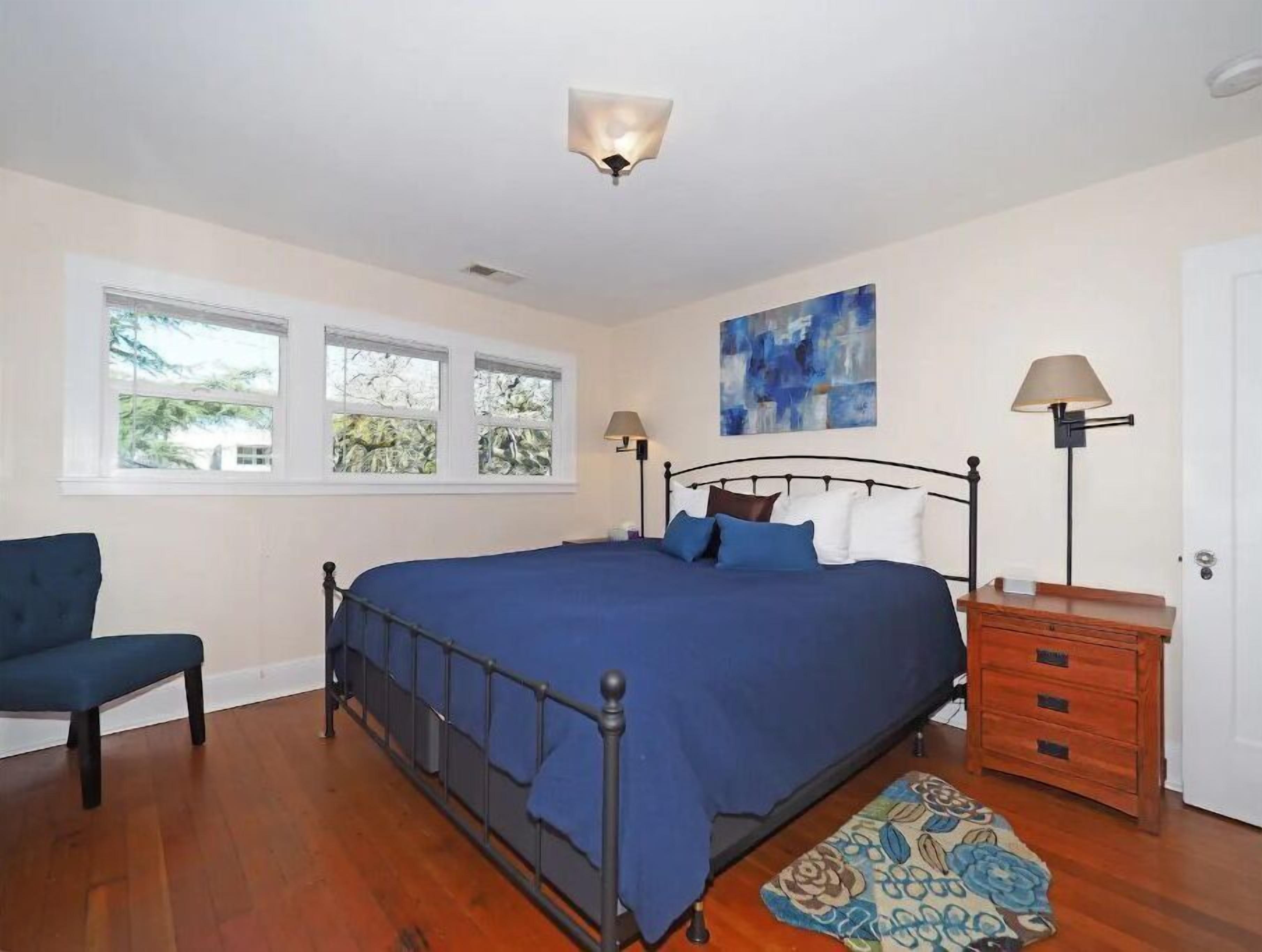 4 chambres, fer et planche à repasser, accès au Wi-Fi (inclus)