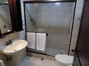 تجهيزات دش، مجففات شعر، مناشف، صابون