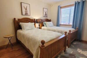 3 soverom, strykejern/-brett, wi-fi og sengetøy