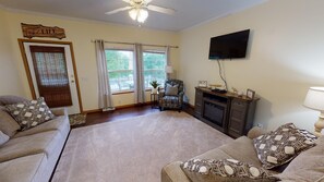 Smart TV, fireplace, DVD player, table tennis