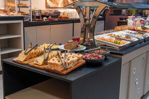 Tägliches inbegriffenes Frühstücksbuffet