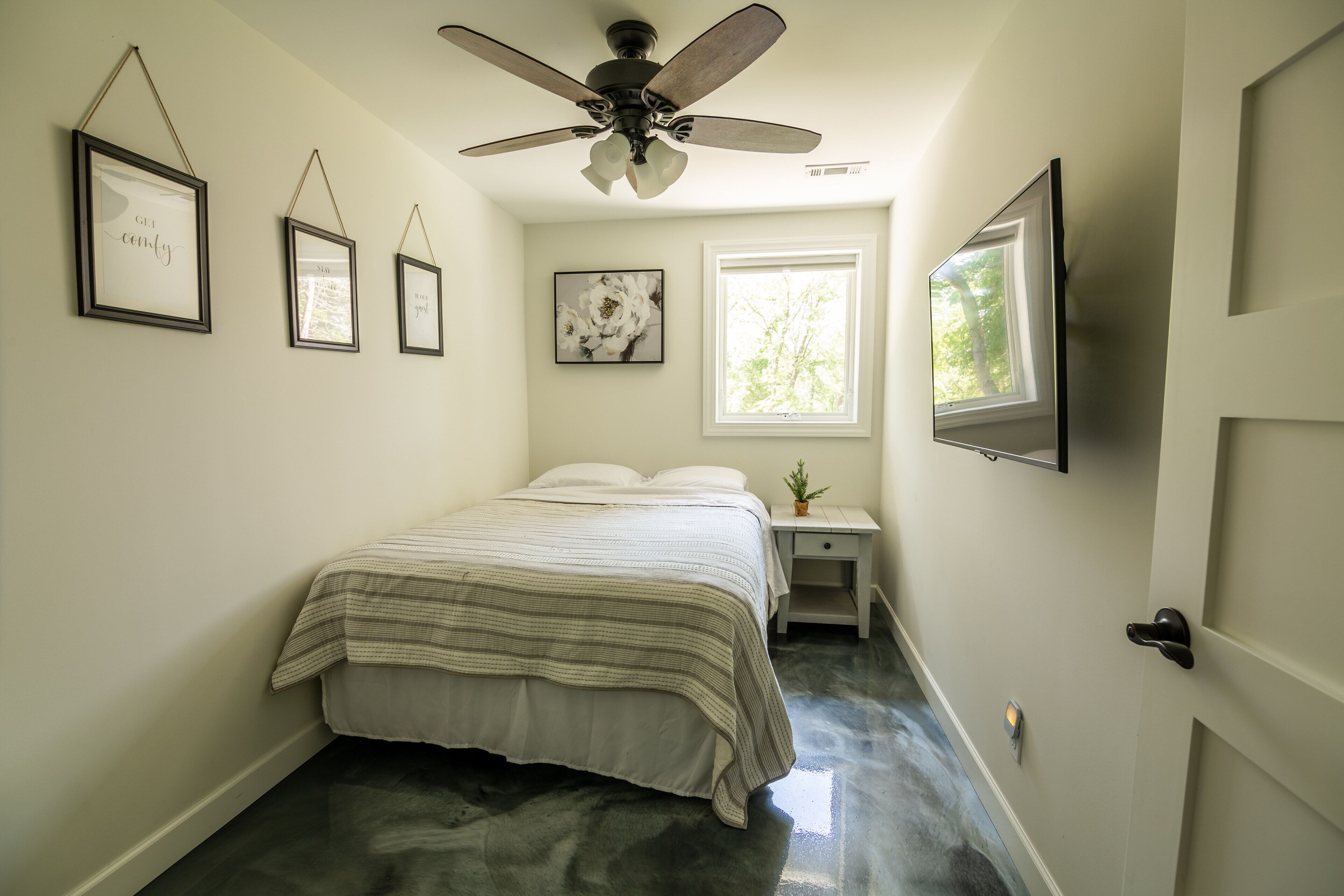 3 bedrooms, iron/ironing board, free WiFi, bed sheets
